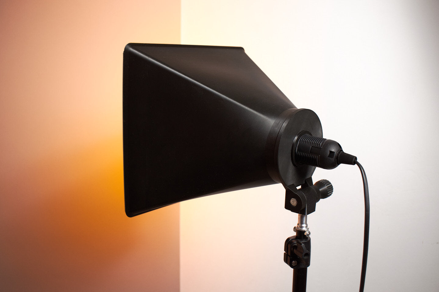 STL Soft Studio light. 3D-Printed Softbox 150-240 mm. Photography & Video Lighting. E27 LED Bulb. Studio Lamp