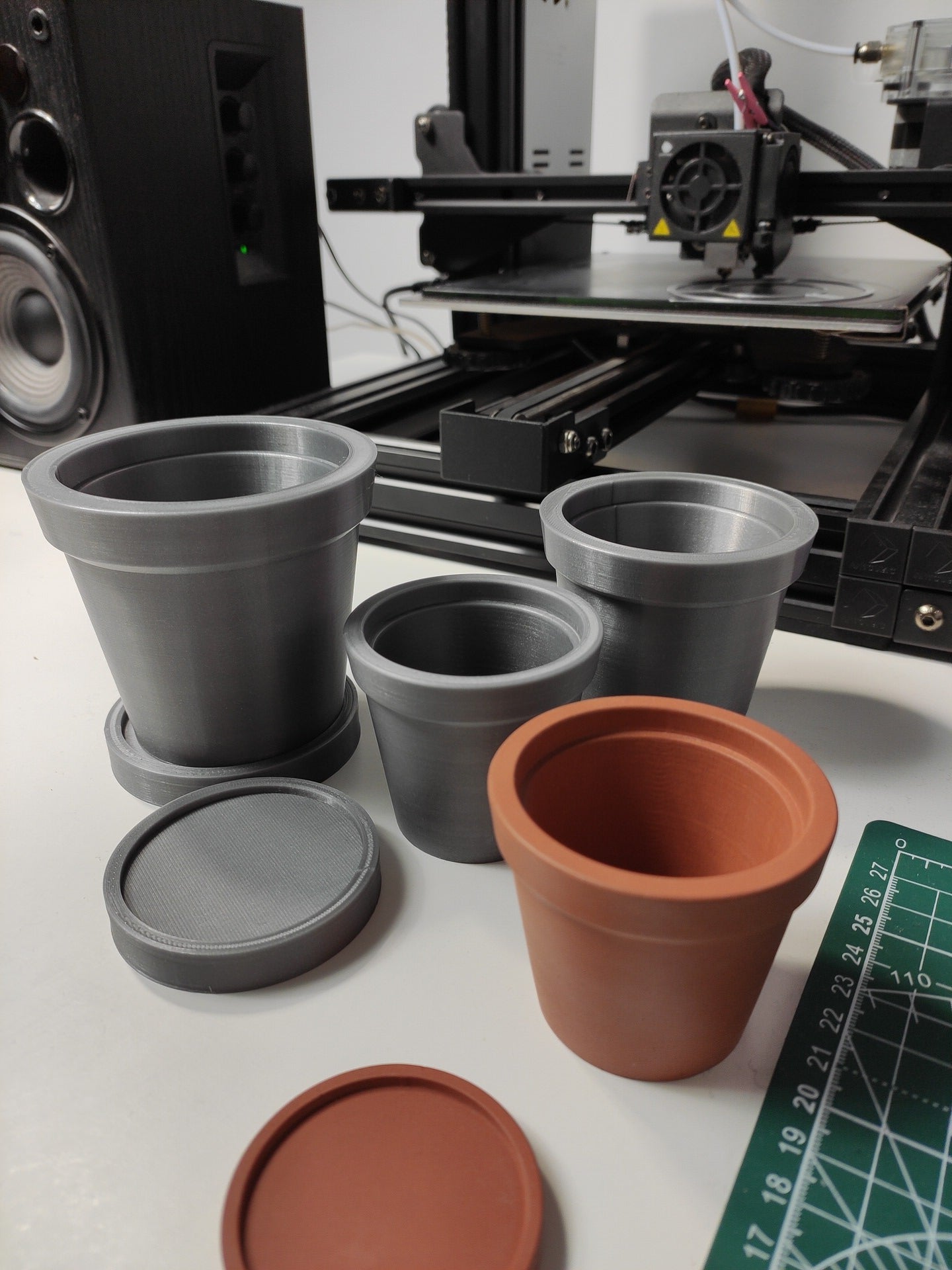 STL Planter mold DIY — Classic Planter — x3 Sizes (50/100/150 ml) — 3D-printed Housing Frame for silicone mold making. Concrete succulent Planter